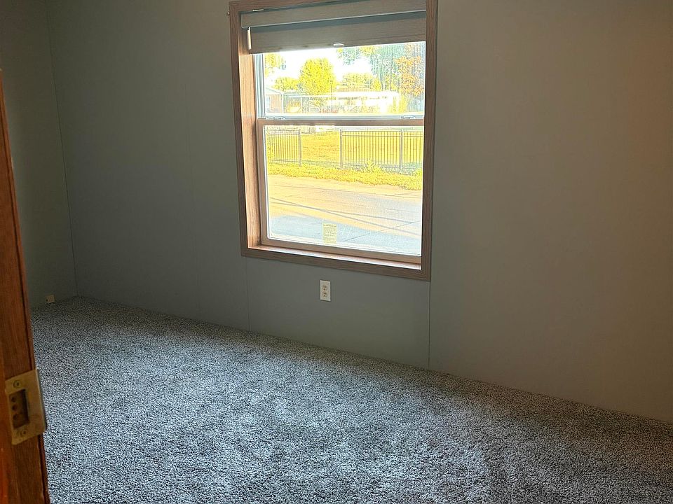 13th image of 9 Durwood Ln