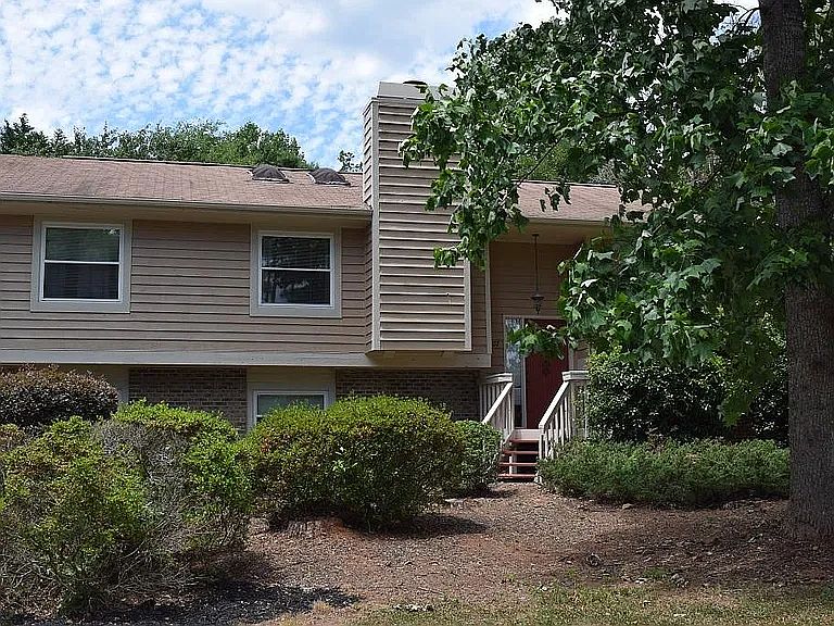 2nd image of 507 Rock Creek Rd
