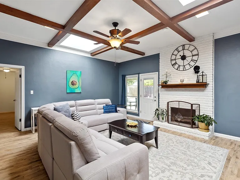 3008 Kirby Dr — Photo 6