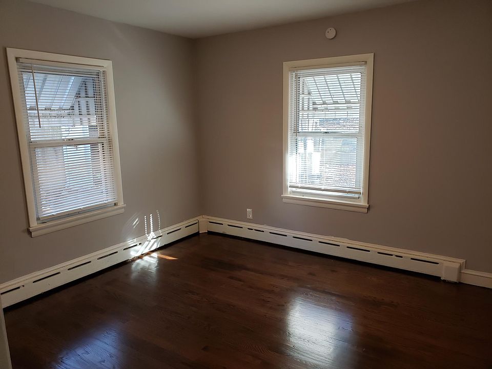 2nd image of 9 Shirley St