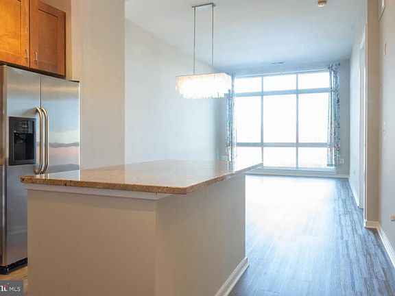4th image of 2200 N Westmoreland St Unit 507
