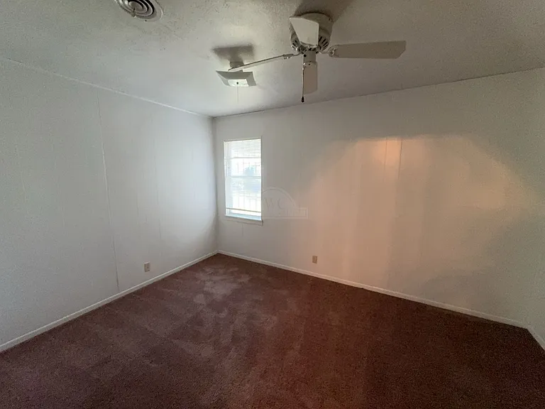 906 Jefferis Ave — Photo 8