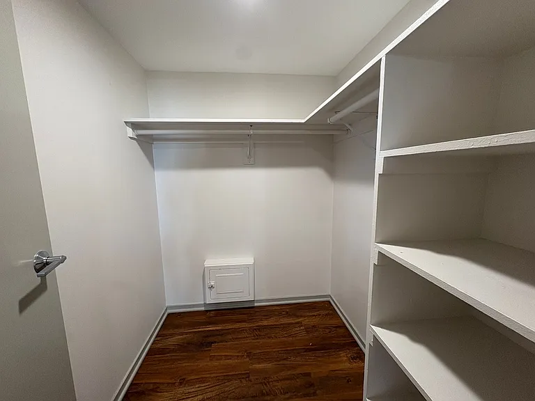 Sky Park Apartments — Photo 71