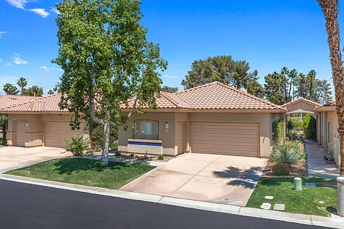 105 Kavenish Dr Photo 1