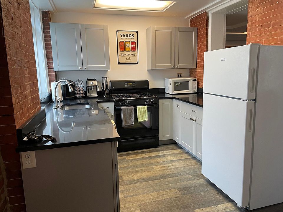Kitchen & floors throughout updated in 2018