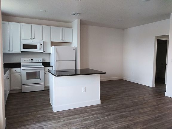 2nd image of 2031 Heritage Key Blvd Unit 202