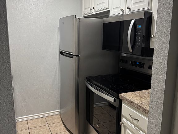 2nd image of 302 Cates Dr #304