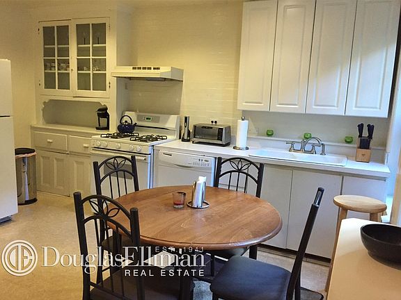 3rd image of 639 10th St #1