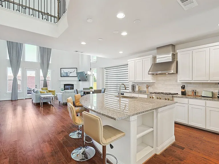 2338 Perdue Ave — Photo 12