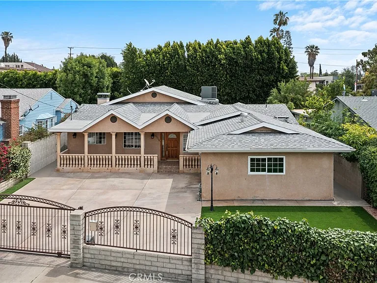 6508 Mammoth Ave — Photo 2