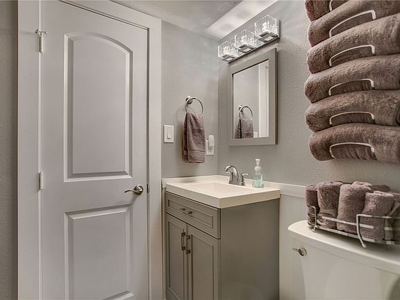 5th image of 3938 Surfside Boulevard #1226