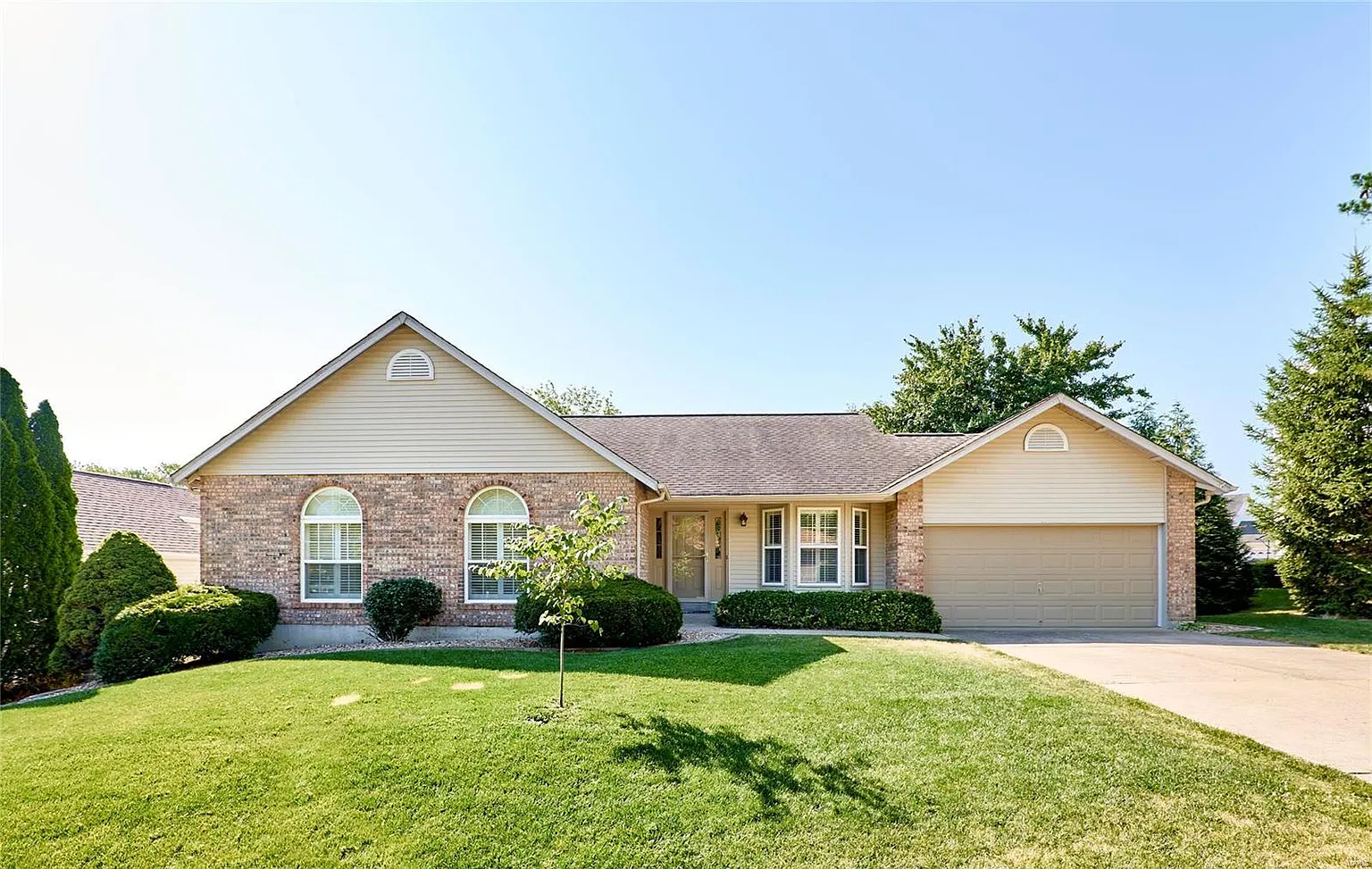 4849 Greenburg Dr photo 1