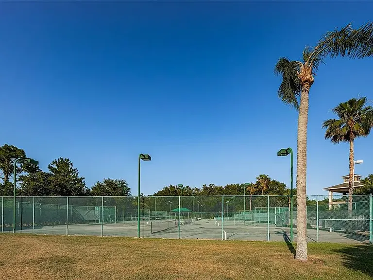 18126 Paradise Point Dr — Photo 43