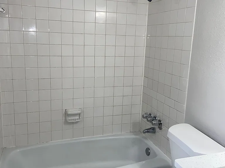 Tara House West Apartments — Photo 12