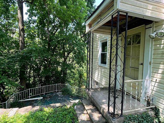 4th image of 224 Doyle Ave