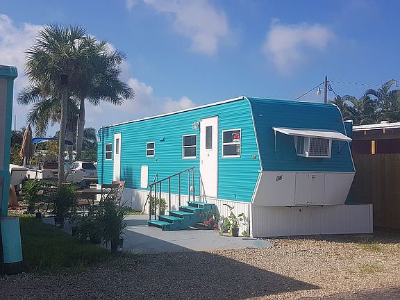 2nd image of 2581 Oleander St #35