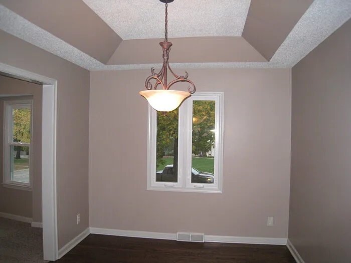 9609 N Charlotte St — Photo 5