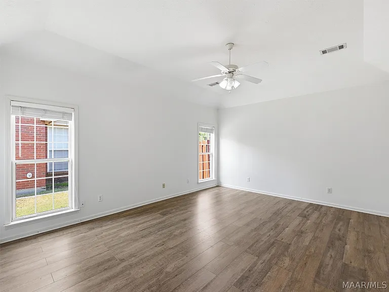 1312 Meadow Glen Rd — Photo 15