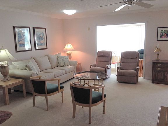 4th image of 2215 Greenwich Dr