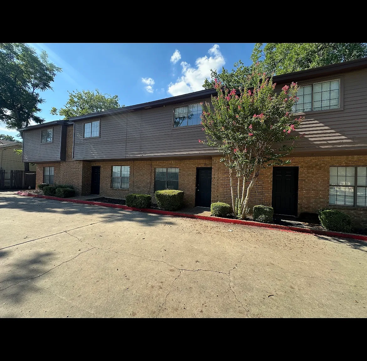 900 W Mulberry St — Photo 4