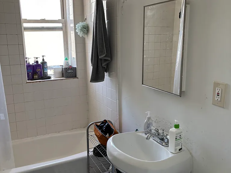 111 Peterborough St #22 — Photo 6