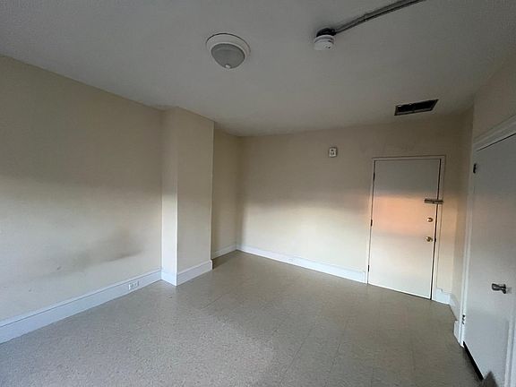 3rd image of 409 W Marshall St APT 3
