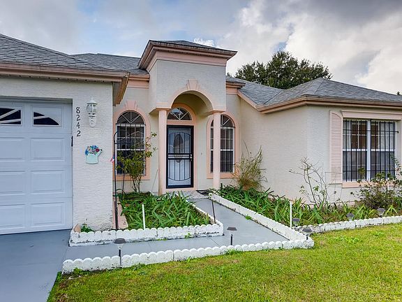 3rd image of 8242 Fortunella Dr