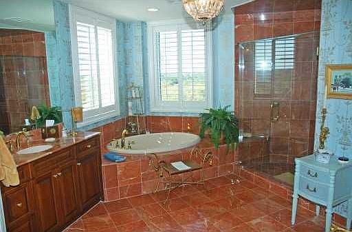 5th image of 4201 Bayshore Blvd Unit 701