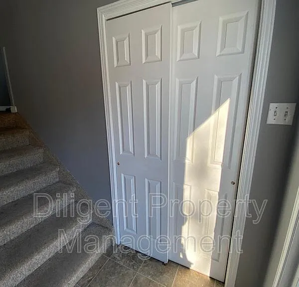 588 Howden St #6 — Photo 23