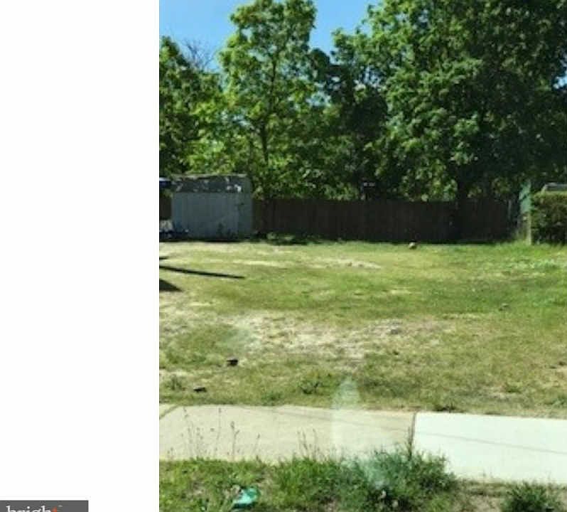 1st image of 511 Oak St E
