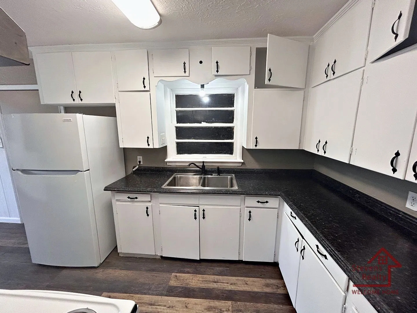 $250 off first months rent! | Warm Cozy Ranch Style Home — Photo 3