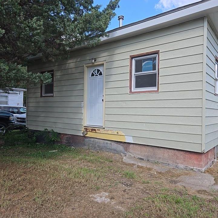 1st image of 208 S 3rd St
