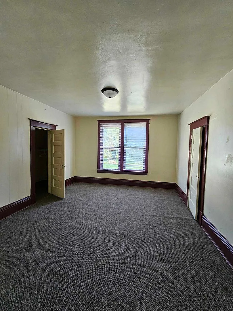 812 E. Cantrell St. 2-bedroom, 1 bath with option for 3rd bedroom on main — Photo 4