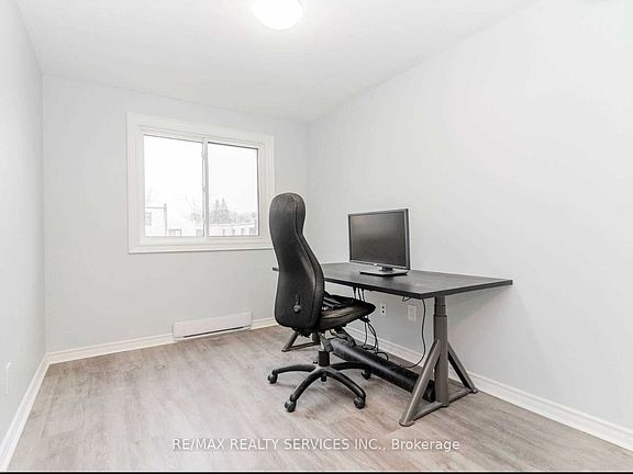4th image of 1100 Oxford St #137