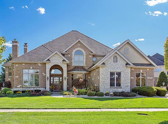 2nd image of 8871 Port Washington Dr
