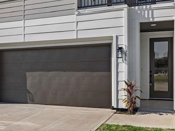 3rd image of 1711 Bardwell Street