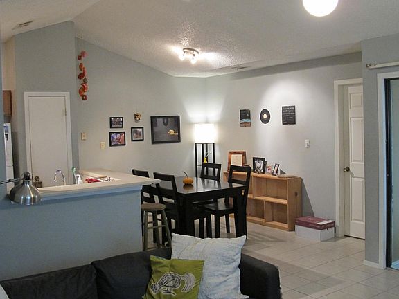2nd image of 2615 Garrettson Dr #B