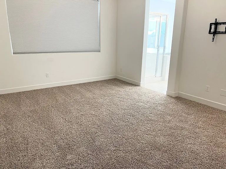 937 Lindsay Ln — Photo 12