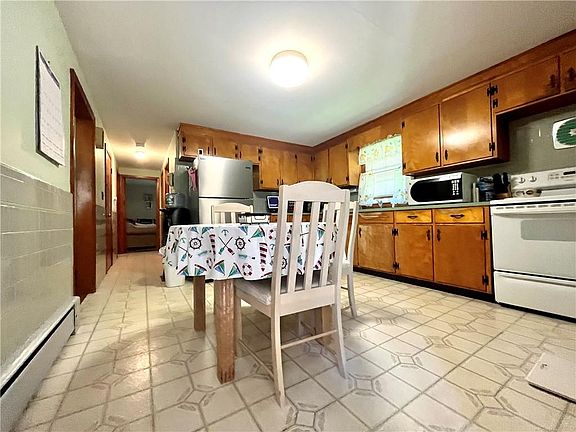 2nd image of 17 Maribeth Dr