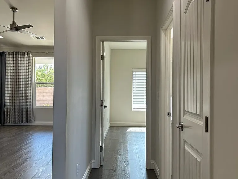 432 Thomas St — Photo 17