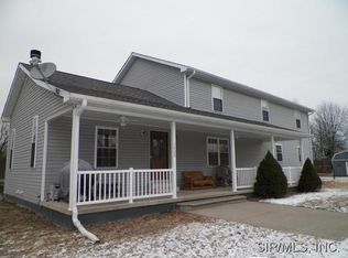 1420 Garnet Rd, Carlinville, IL 62626