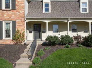 2523 Abbington Dr SE, Grand Rapids, MI 49506