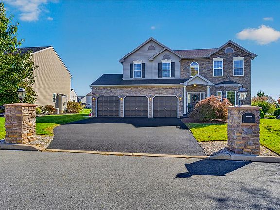 2nd image of 5897 Winterberry Pl