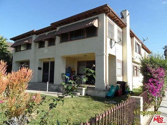 3rd image of 2656 Raymond Ave