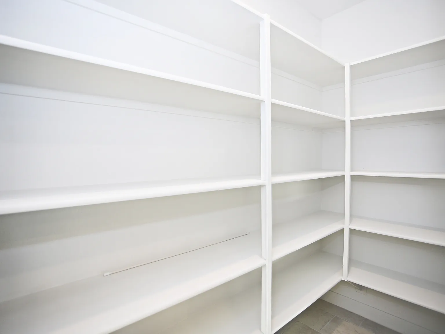 4 bed, 2200 sqft, $2,750 — Photo 4
