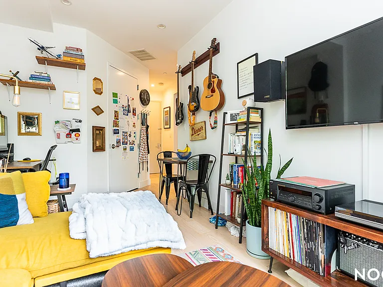 1092 Dean St #2B — Photo 3