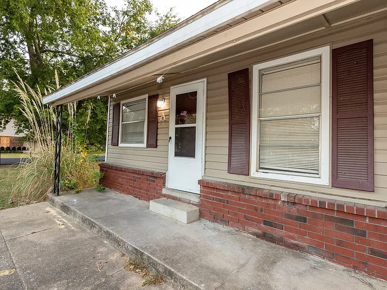 W Haskell St Triplexes — Photo 2