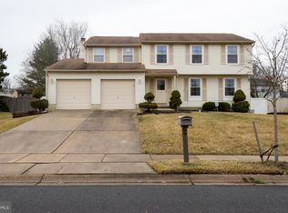 5 Kingsmere Ln, Marlton, NJ 08053