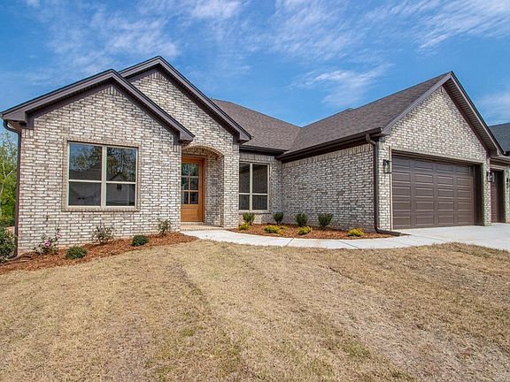 3rd image of 596 Valley Oak Dr