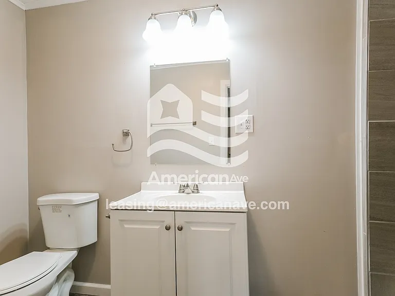 914236_011_wm_-_main_bathroom_13599087.jpg